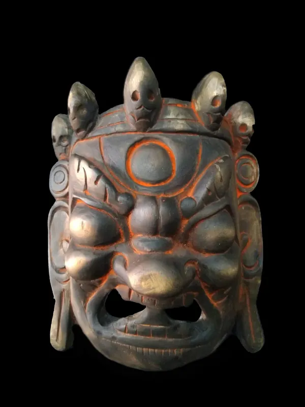 Masque en bois de Mahakala – Peinture noire