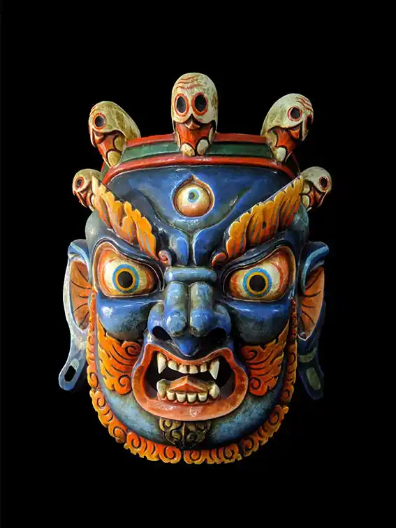 Masque en bois de Mahakala