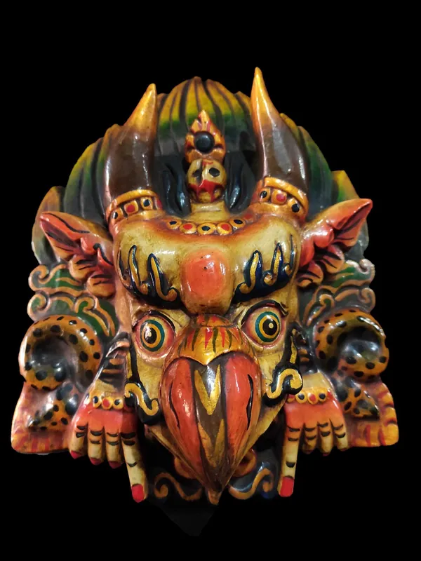 Masque en bois de Garuda