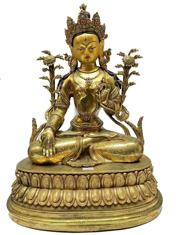 Statue traditionnelle de Tara blanche – Plaquée or en cuivre