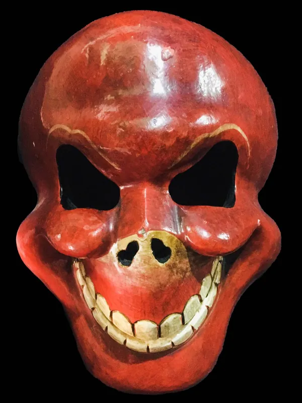 Masque en bois fait main de crâne