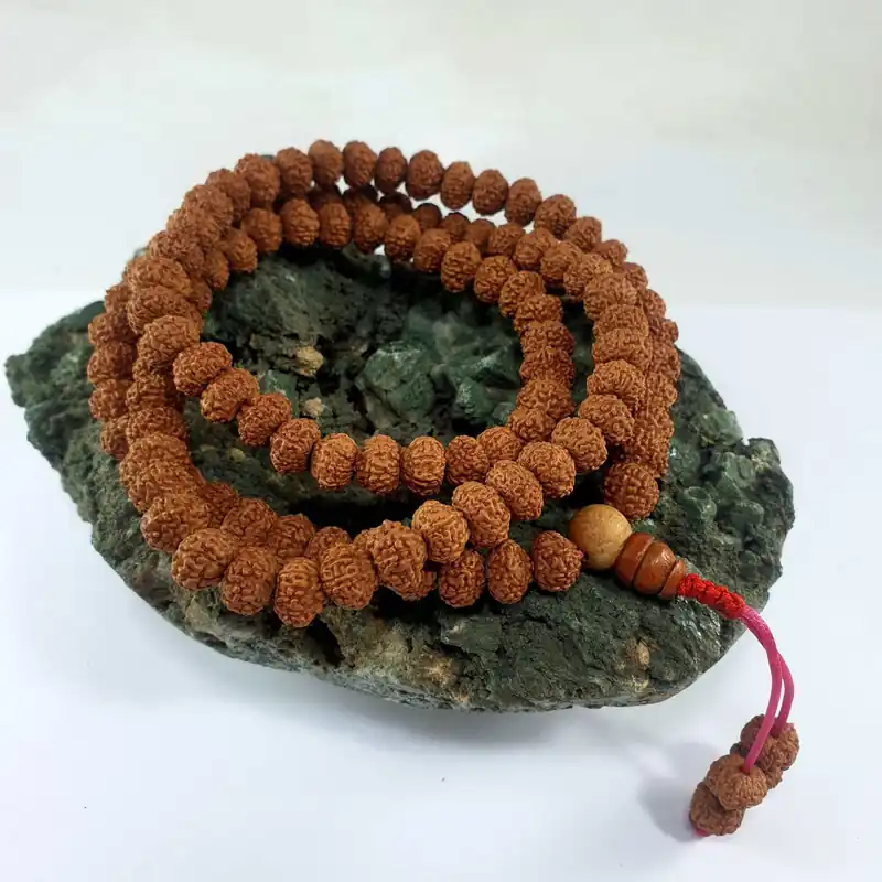 108 perles très rares – Monture 9 Mukhi