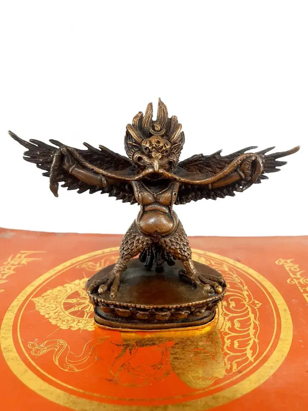 Statue de Garuda dans le bouddhisme