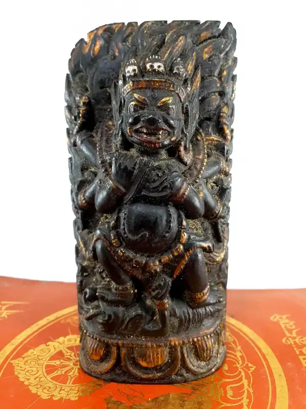 Statue tibétaine de Mahakala – en bois
