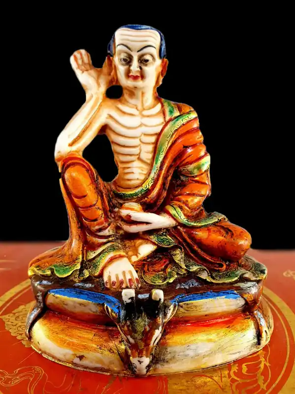 Statue traditionnelle de Milarepa