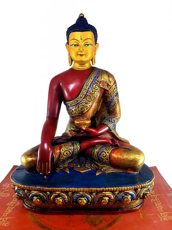 Statue traditionnelle du Bouddha Shakyamuni