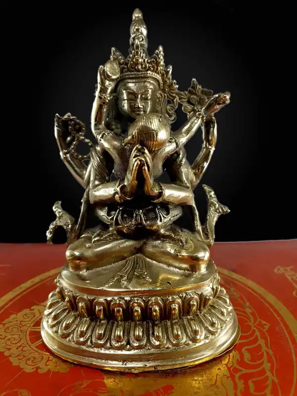 Statue de Chenrezig tibétain