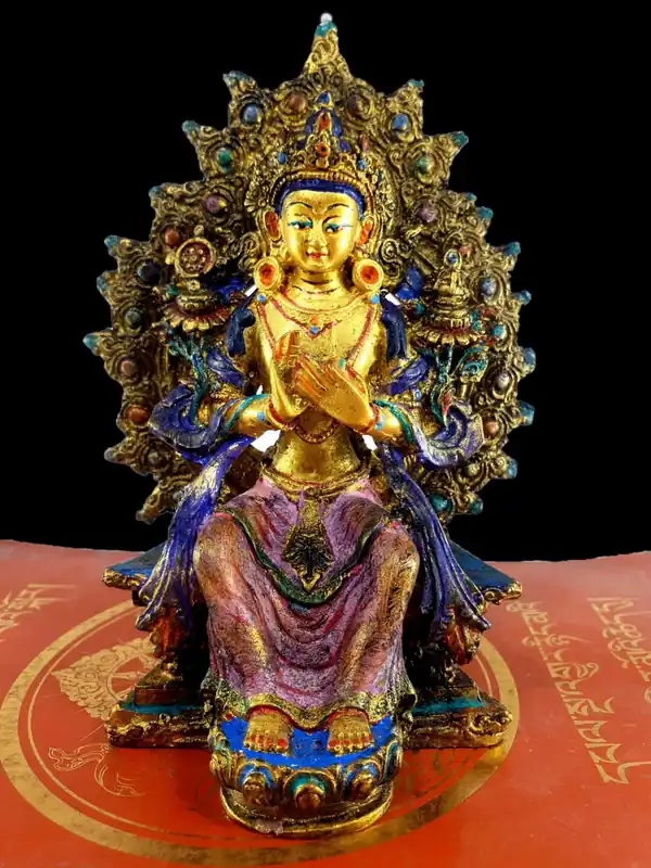 Statue de Maitreya Bouddha