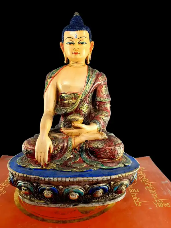 Statue bouddhiste du Bouddha Shakyamuni