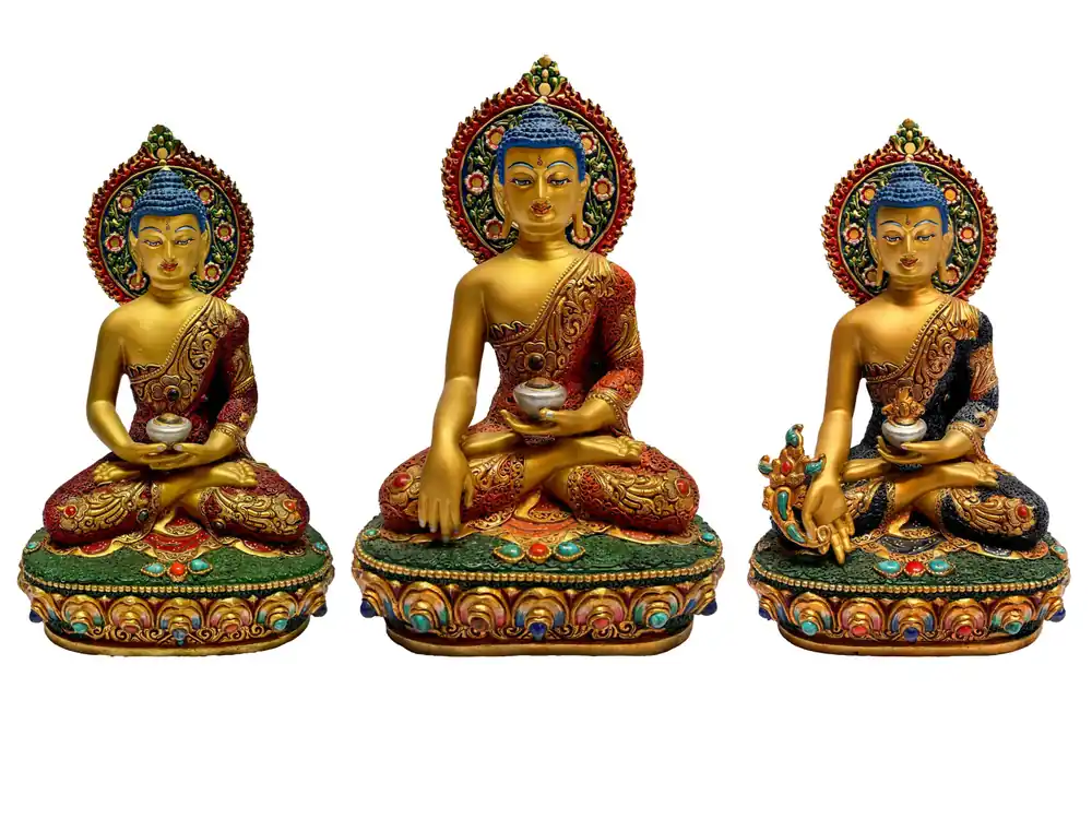 Ensemble de trois statues de Bouddha de 18 cm