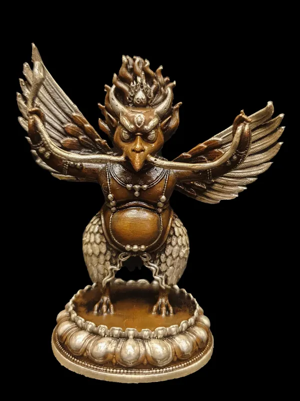 Statue de Garuda bouddhiste