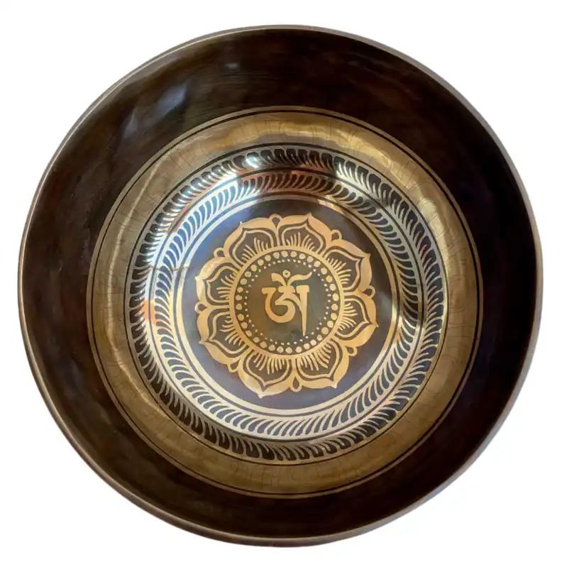 Bol chantant avec gravure de l’Om et de fleurs