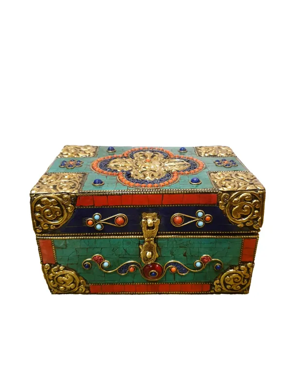 Boîte tibétaine avec sertissage de pierre