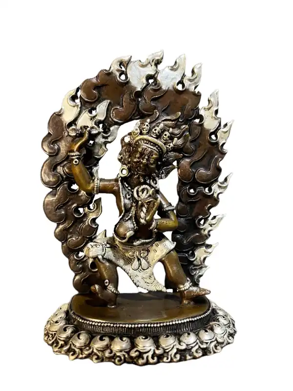 La statue de la divinité protectrice, Vajrapani courroucé