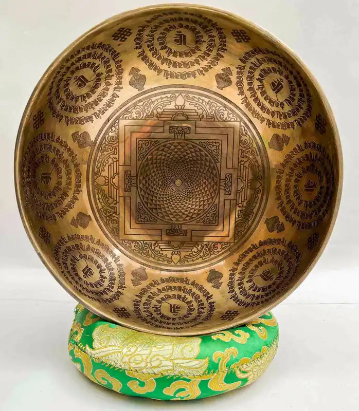 Bol chanté et gravé de yantra et mantra