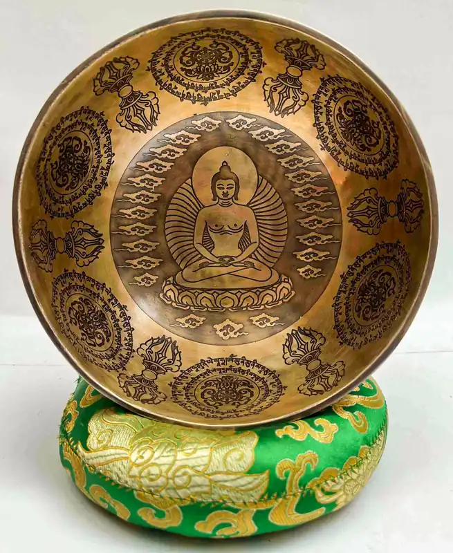 Bol sculpté d’Amitabha Bouddha