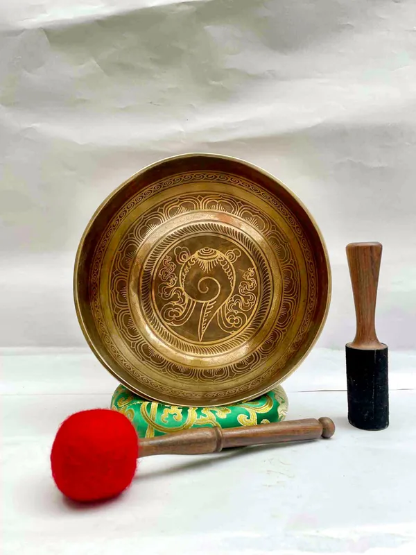 Coquillage de conque sculpté bol chantant