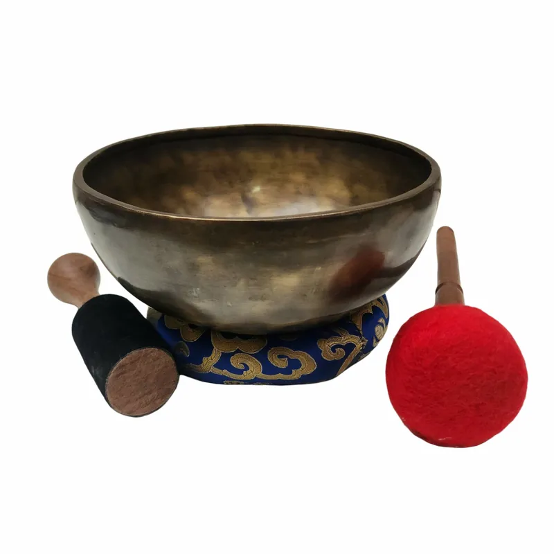 Bol de pleine lune traditionnel battu à la main