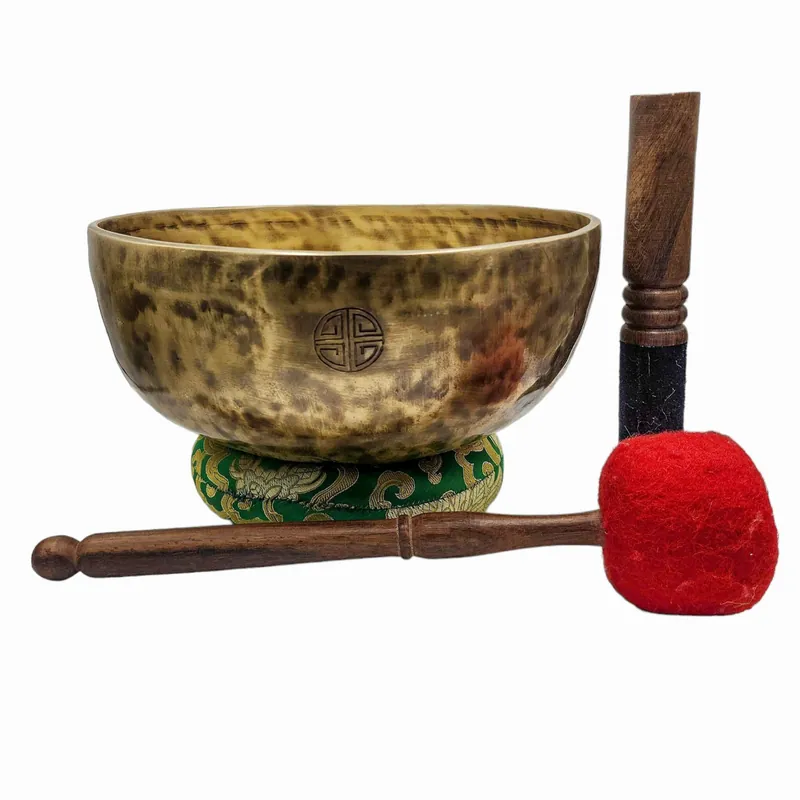 Bol traditionnel en bronze de pleine lune