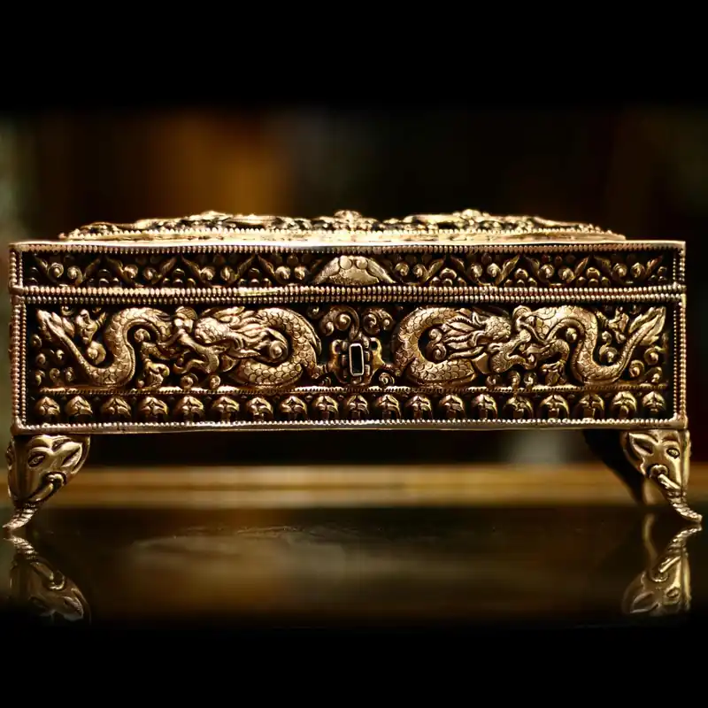 Boîte à bijoux en cuivre du Népal
