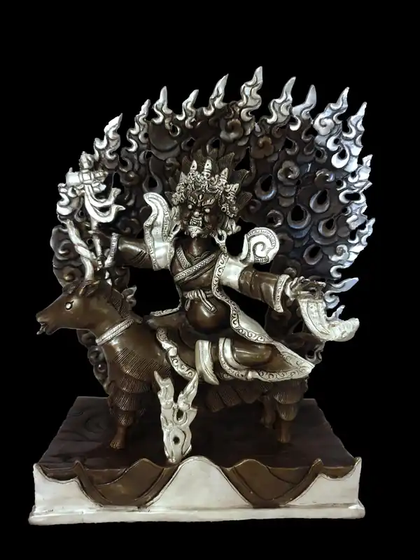 Statue de Deité Protectrice en Cuivre