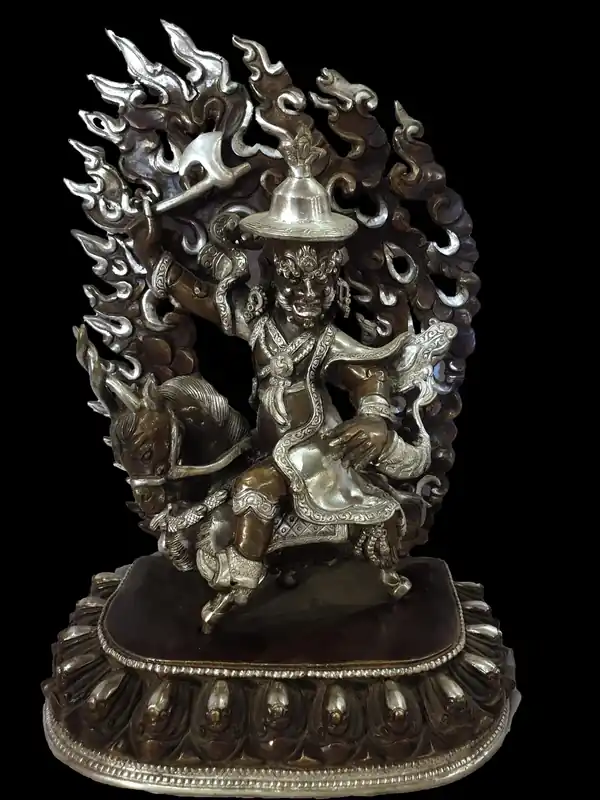 Statue de Deité Protectrice en Cuivre