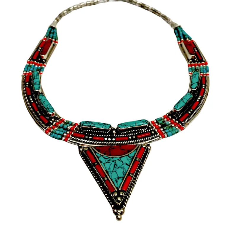 Collier tribal népalais en métal avec pierre