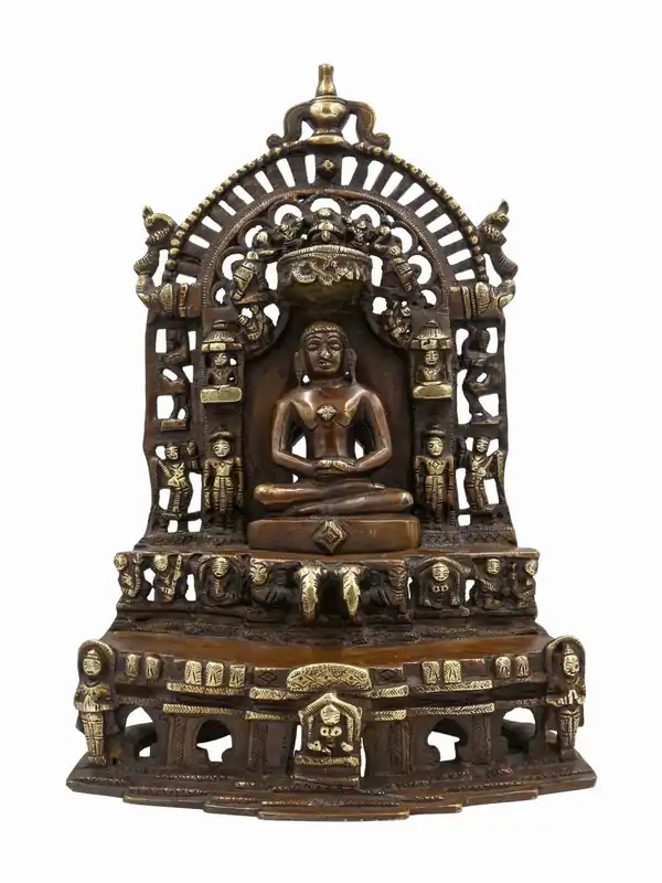 Statue d’Amitabha en cuivre avec patine chocolat
