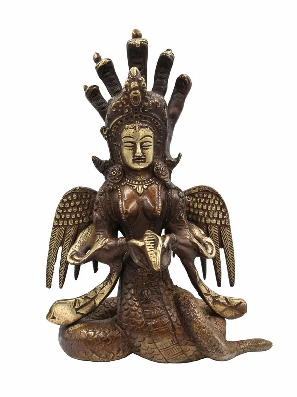 Statue en cuivre Naga Kanya finition oxydée