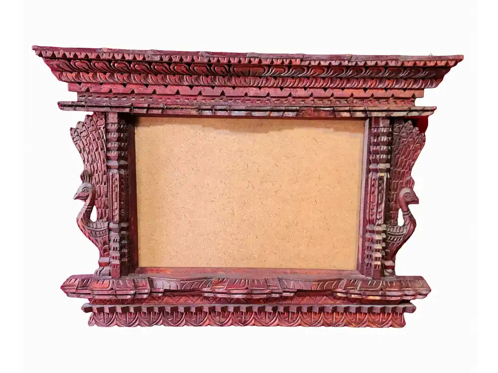 Fenêtre en bois sculpté du Népal