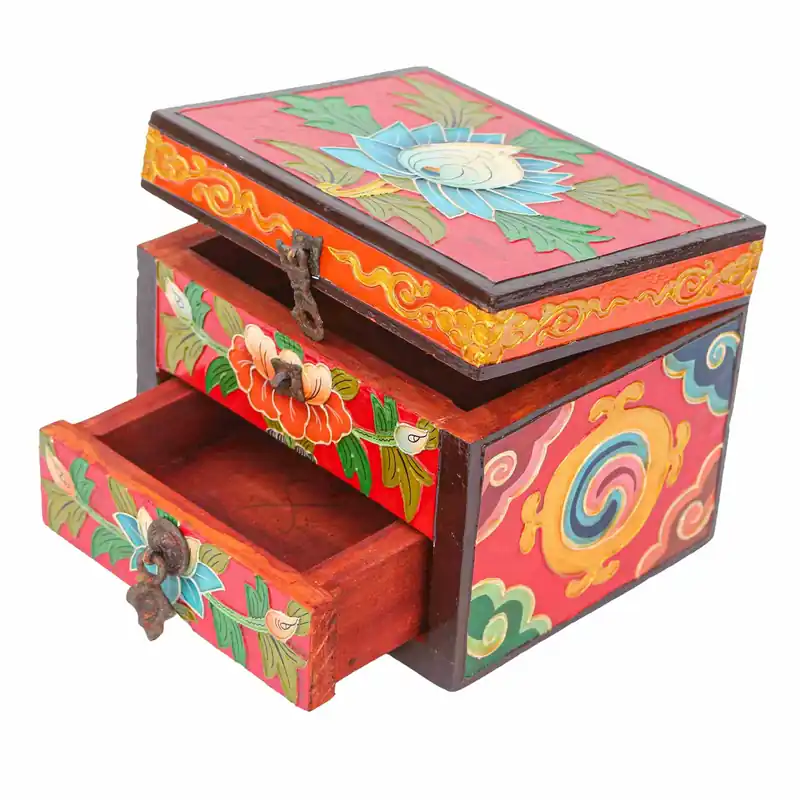 Boîte en bois tibétaine pour articles rituels de dévotion