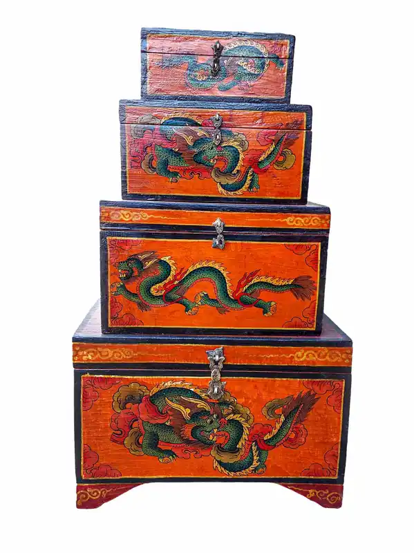 Ensemble de Boîtes Rituelles Traditionnelles en Bois Tibétain