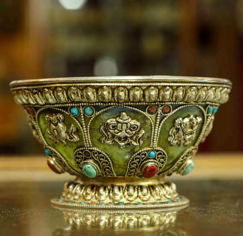 Bol en argent Zade avec des symboles Astha Mangal