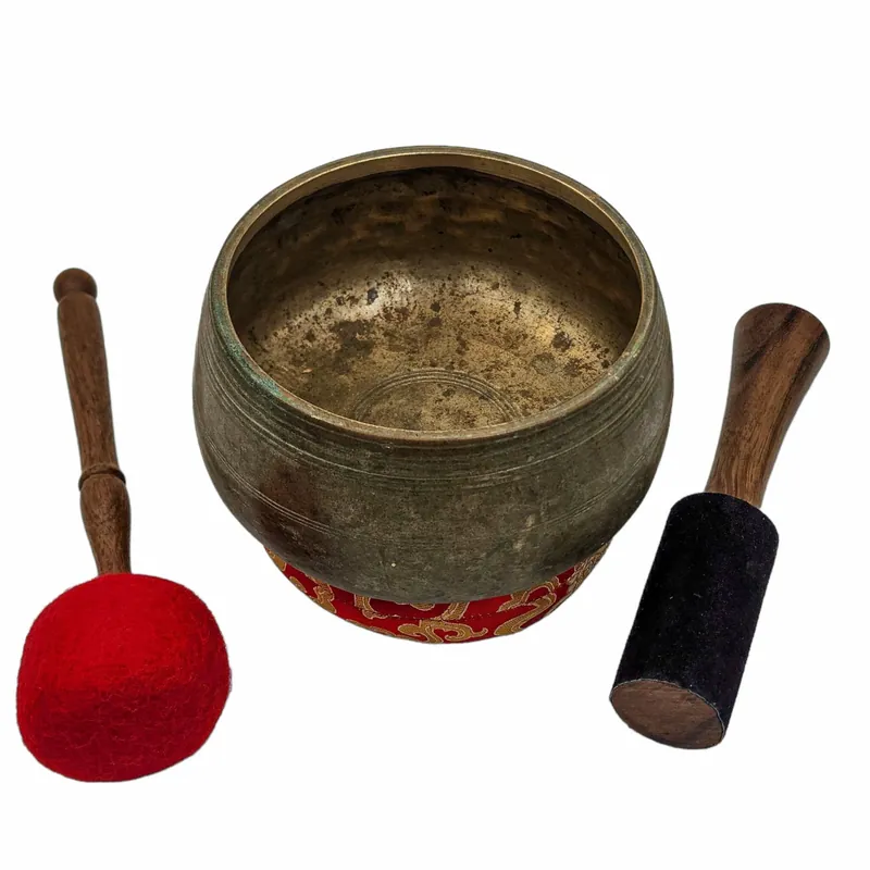 Sept bols chantants en bronze Mani pour la méditation