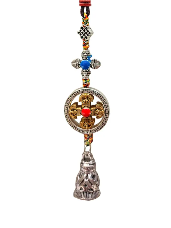 Amulette bouddhiste en métal avec double dorje et shankha