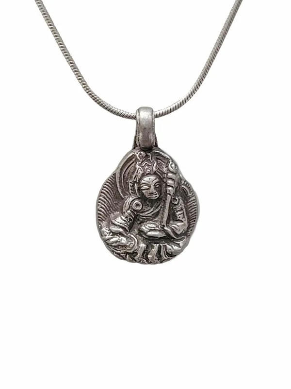 Pendentif en argent au motif de Padmasambhava