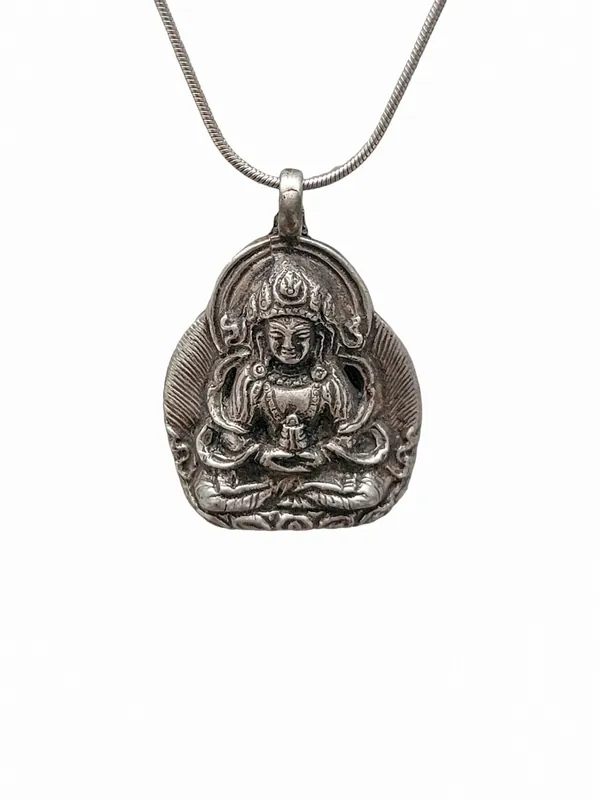 Pendentif en argent Aparmita pour un port spirituel