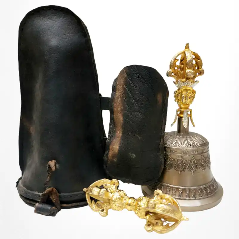 Cloche Vajra et Dorje en Cuir de Chèvre