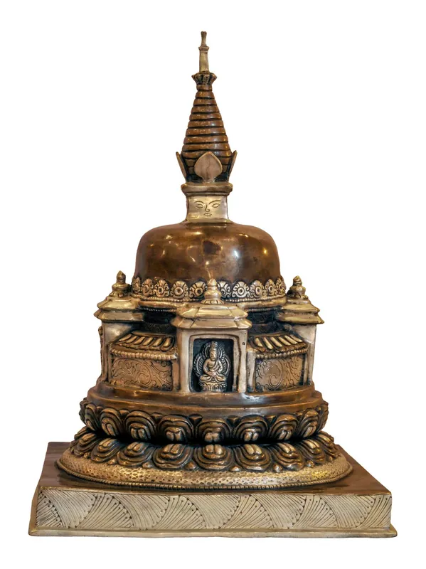 Stupa bouddhiste mettant en vedette le Bouddha Amitabha