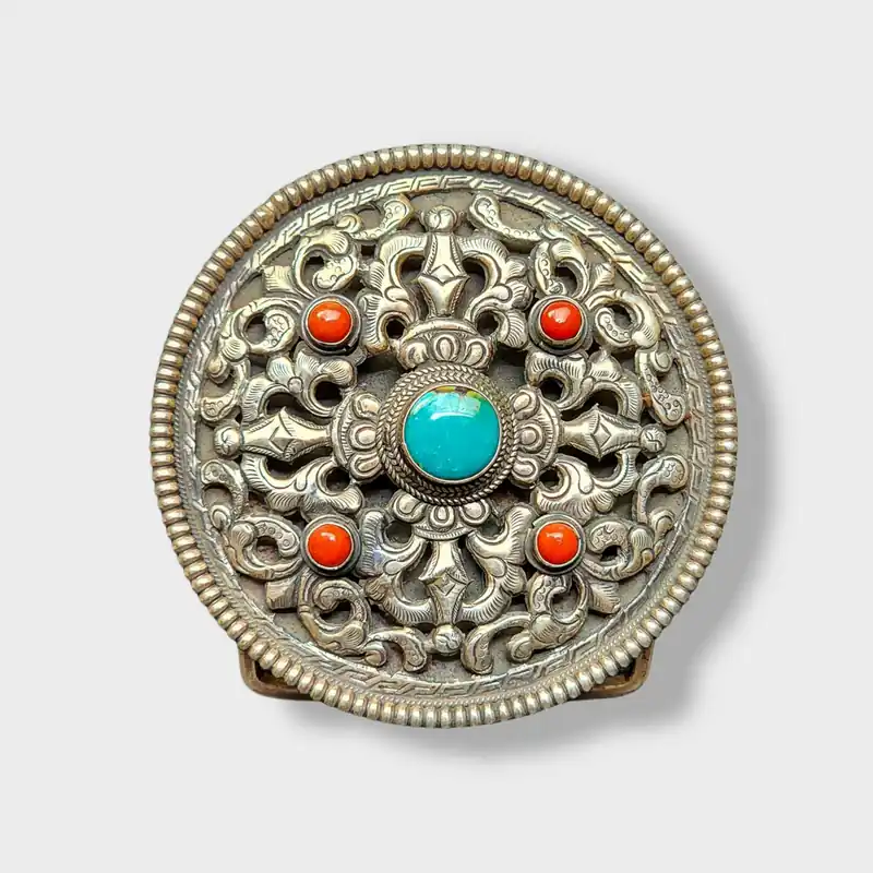 Boucle de ceinture en argent avec incrustations de turquoise
