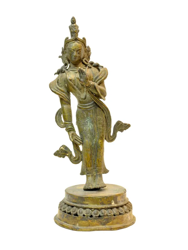 Statue de Tara debout en cuivre – Grâce et Compassion