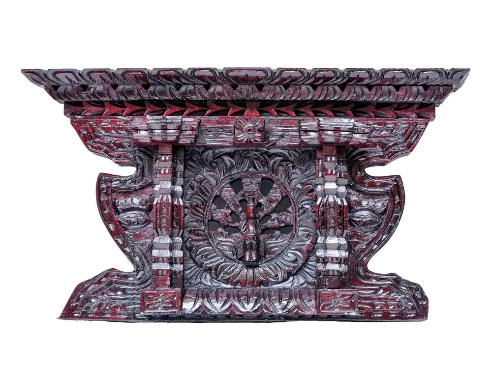 Design de fenêtre en bois sculpté à la main de style newari représentant un paon