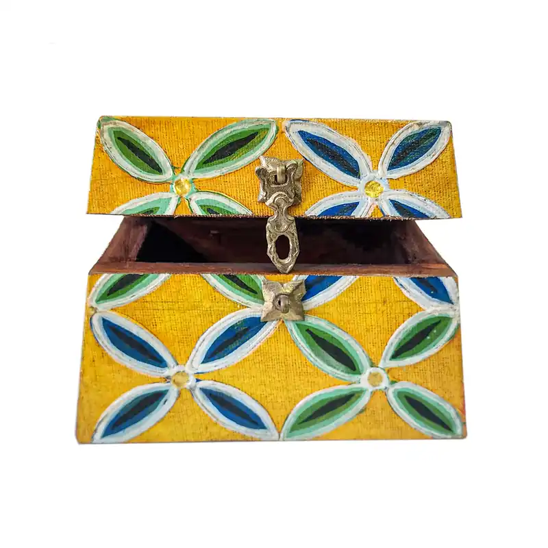 Boîte en bois tibétaine pour le stockage des bijoux rituels