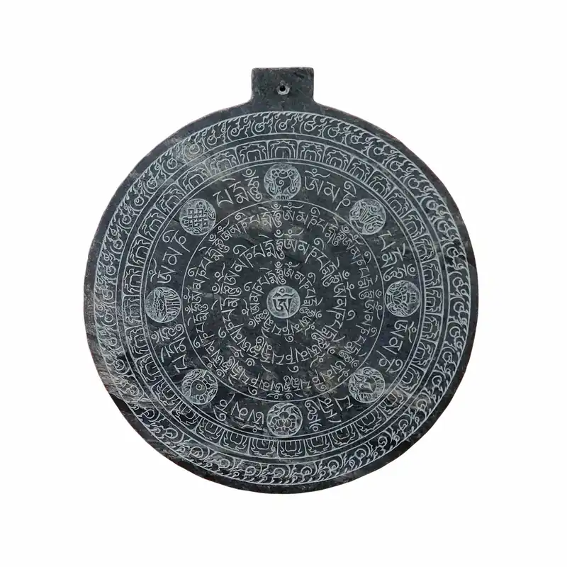 Mandala en ardoise avec symboles Ashtamangala