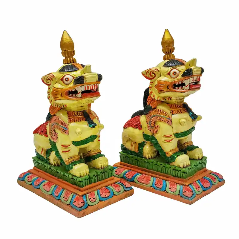 Ensemble de lions de temple en bois sculpté à la main