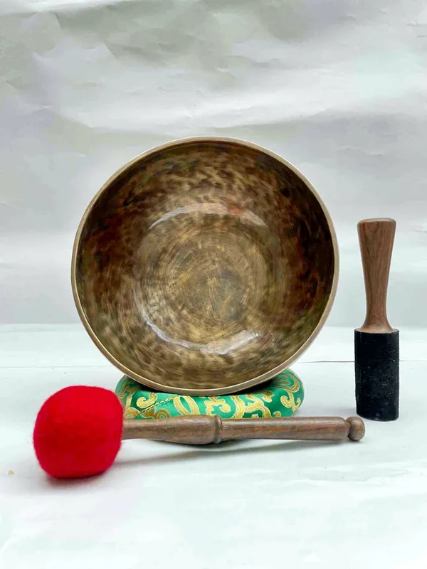 Bol chantant avec mantra gravé