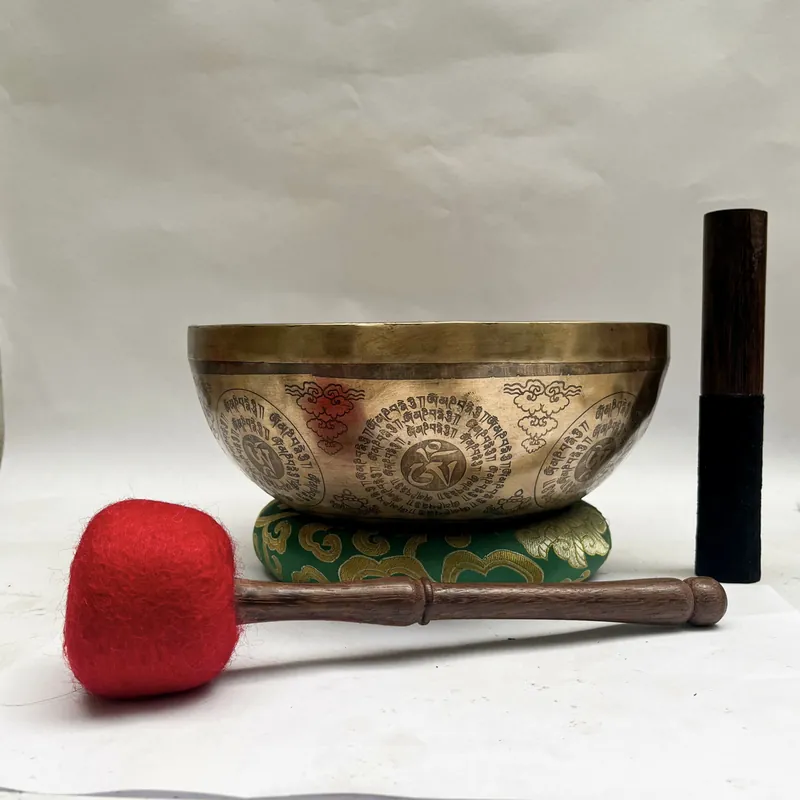 Bol chantant du mantra Om mandala