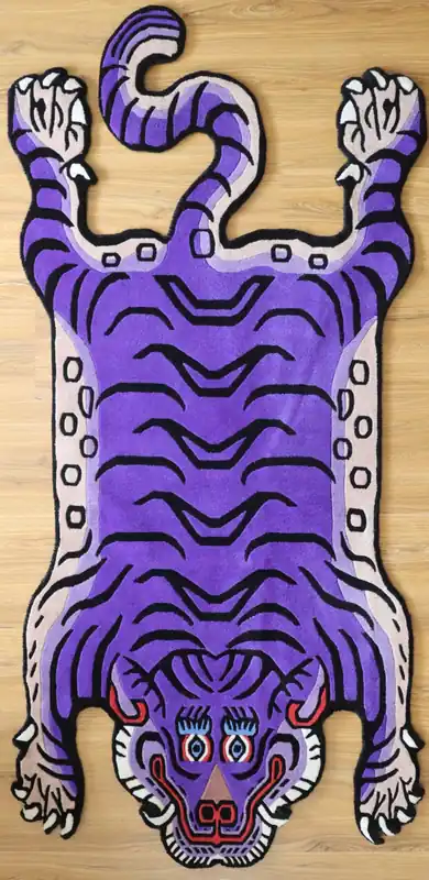 Le tapis tibétain tigre de couleur violet moyen