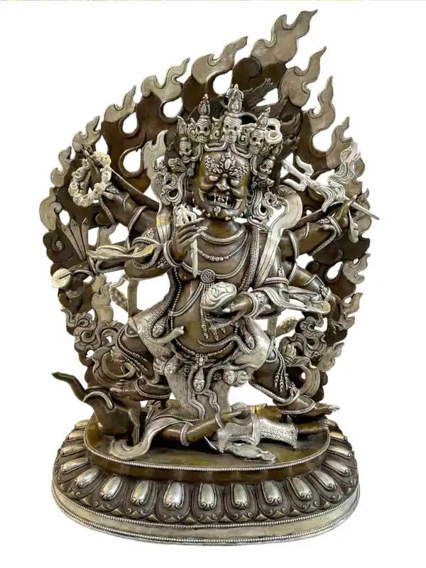 Statue de Mahakala noir de 61 cm
