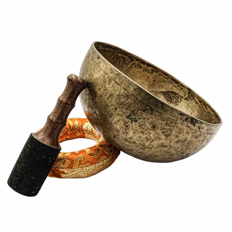 Bol chantant Jambati martelé à la main de 12 cm